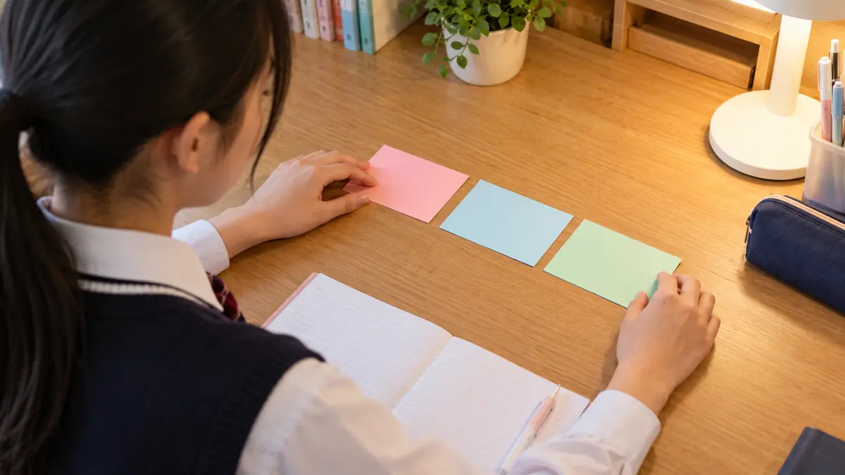 答え・理由1・理由2の3要素で英作文を組み立てる図
